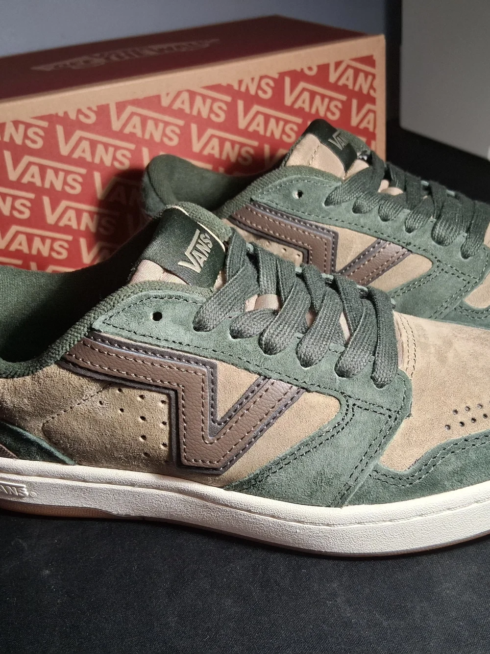 ​NEW Vans Lowland 2.0 Olive Green / Beige - Size 8 Women / 6.5 Men (24.5 cm)